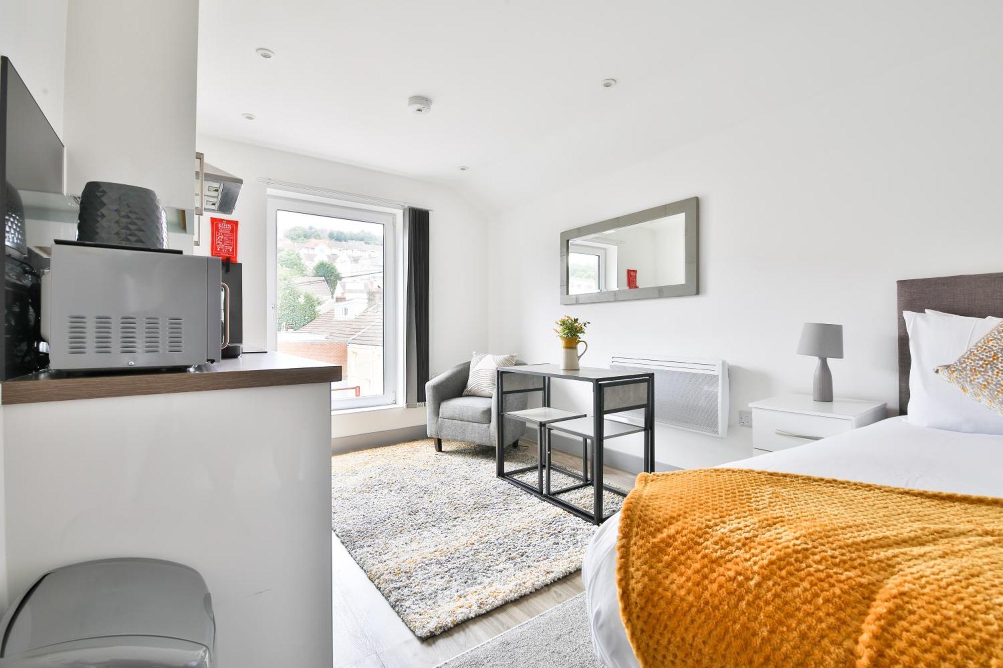 Charming In Apartment Swansea