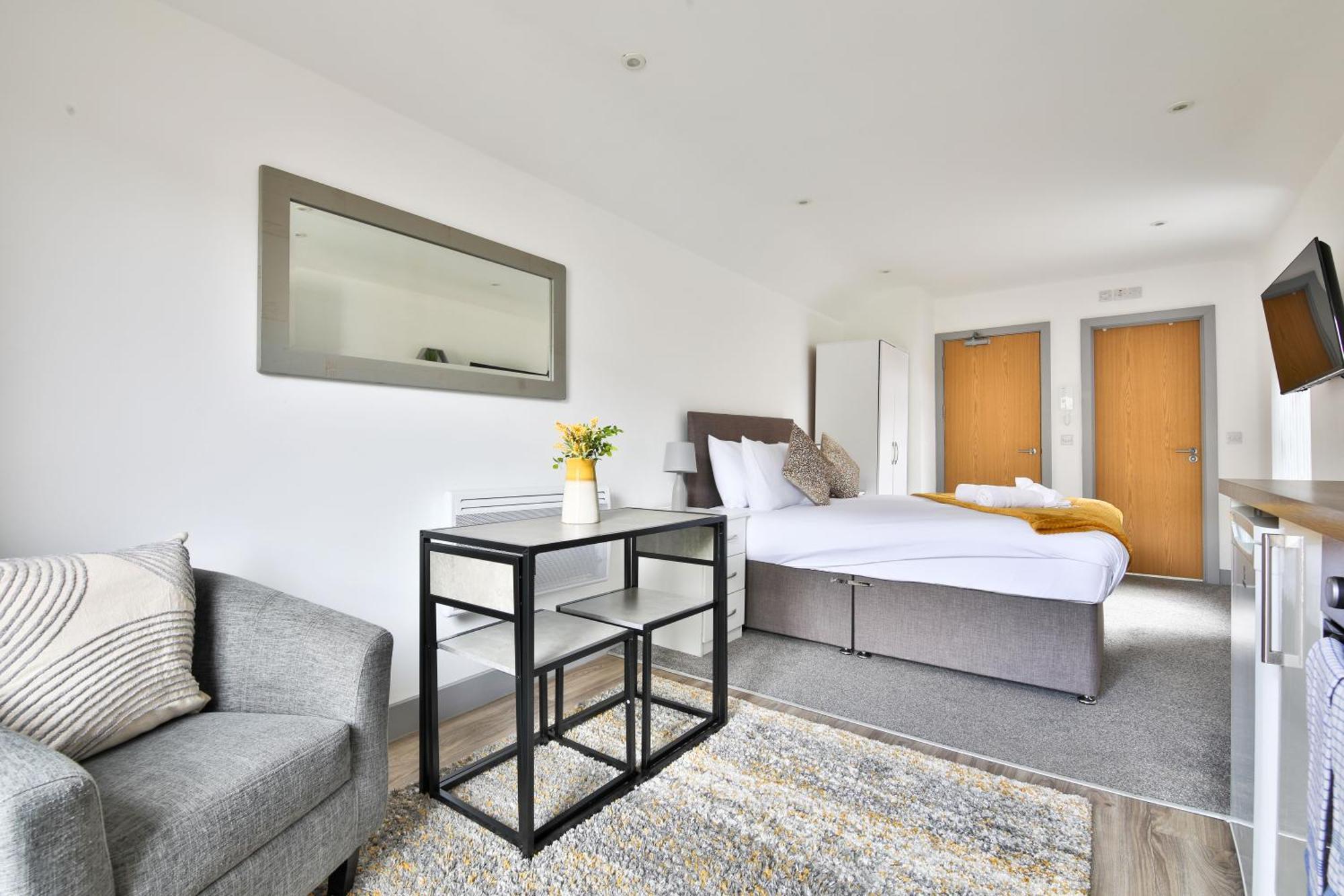 Charming In Apartment *